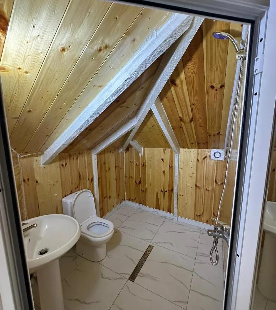 Meti Guest House Wooden Room Krujë